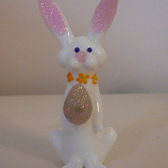 White Ceramic Easter Bunny Rabbit Figurine Glitter Egg, Ears & Nose. Flower Neck - Picture 2 of 7